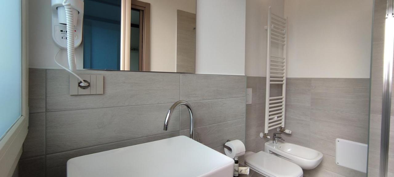 Suites Direzionale קארפי מראה חיצוני תמונה