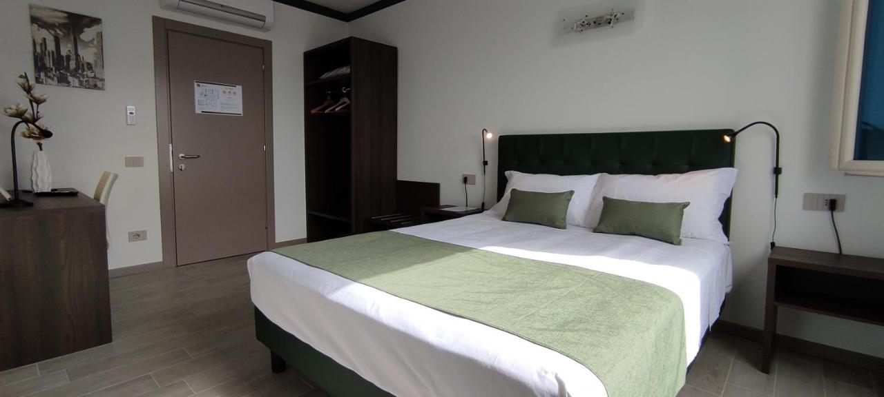 Suites Direzionale קארפי מראה חיצוני תמונה