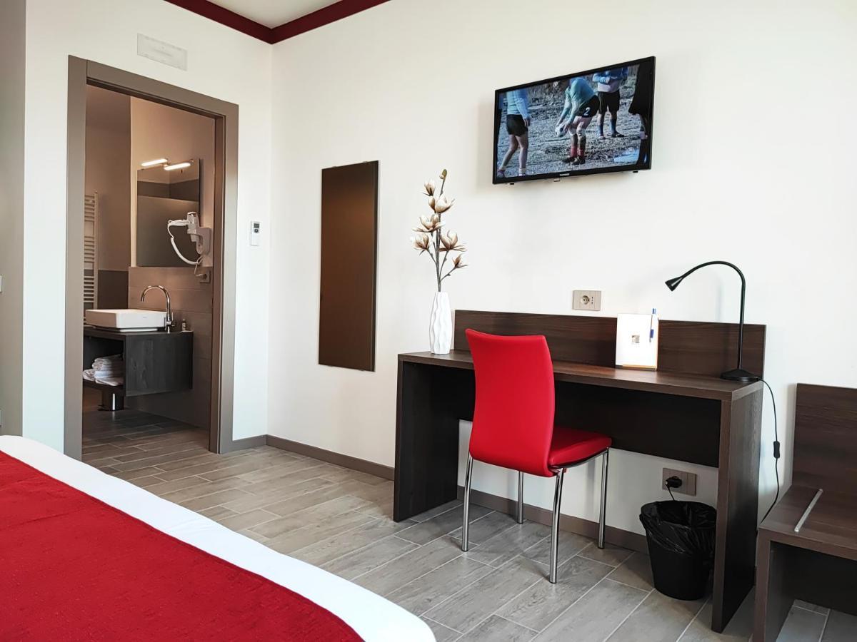 Suites Direzionale קארפי מראה חיצוני תמונה