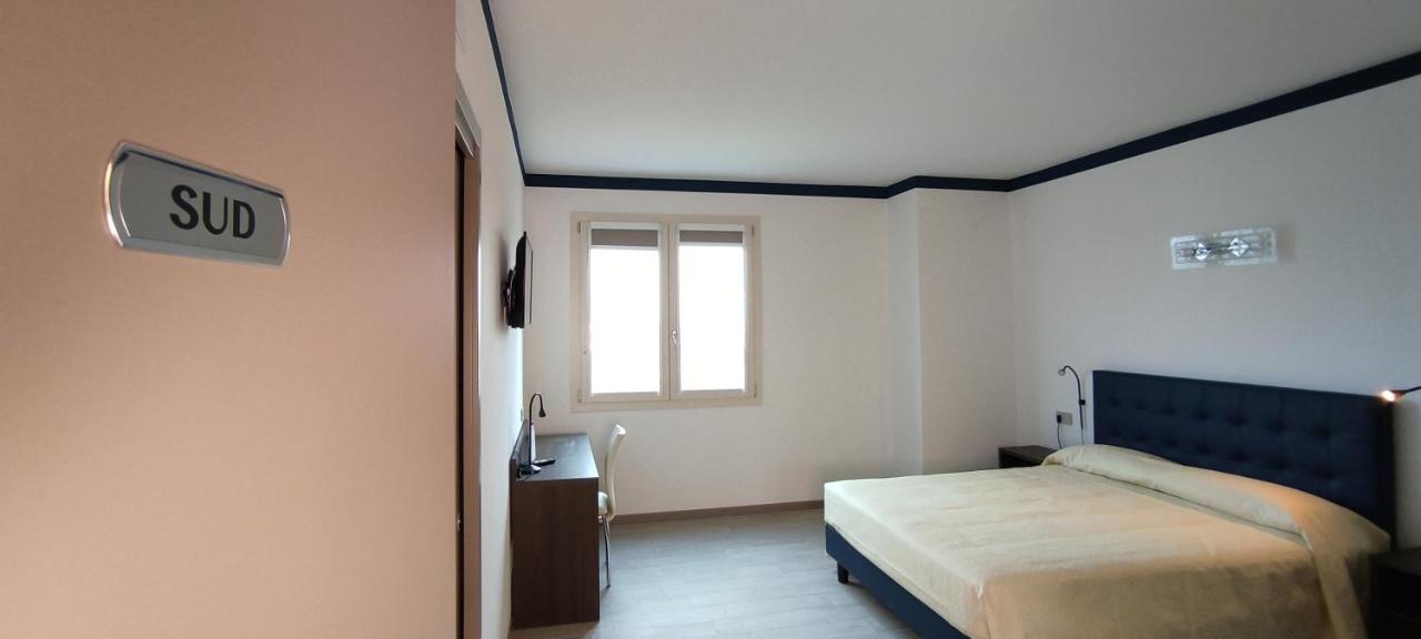 Suites Direzionale קארפי מראה חיצוני תמונה